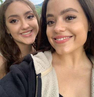 Sarah Jeffery siblings photo