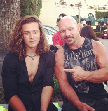 Leo Howard parents photo